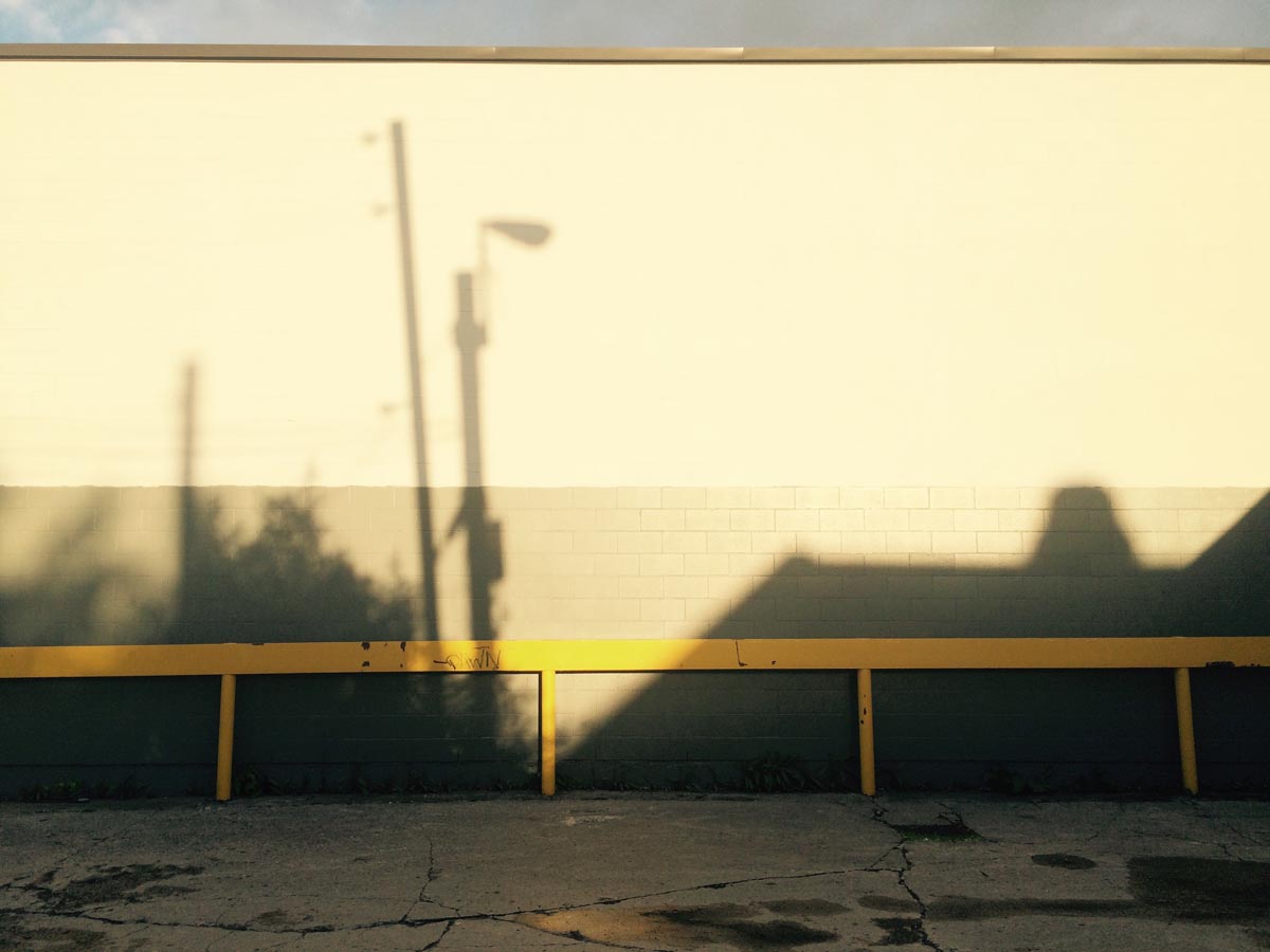 ombres-avec-ciel-a-larriere-du-canadian-tire-28-mai-2015-internet