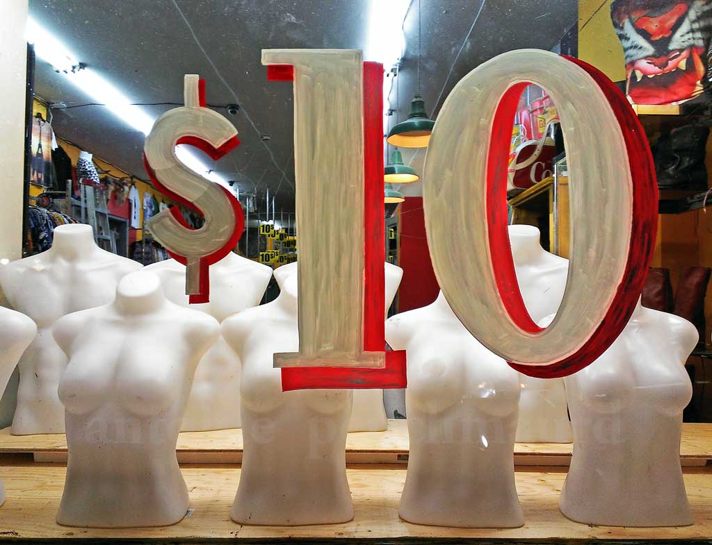 Vitrine 10$ - Montréal, déc 2013 (version internet)